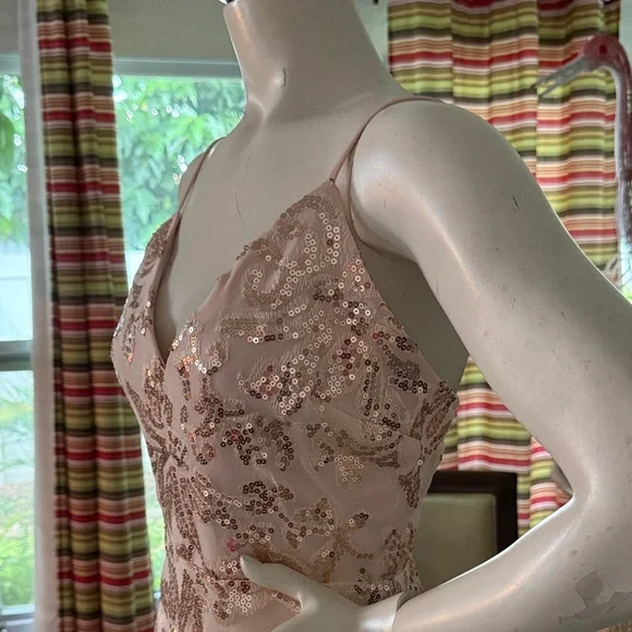 Windsor Gold Sequin Mini Dress size XS - Picture 2 of 4